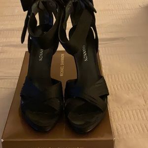 Michael Shannon (size 8.5) Black High Heel shoes.